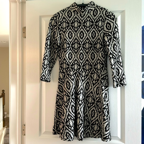 Abstract pattern dress - Picture 1 of 2